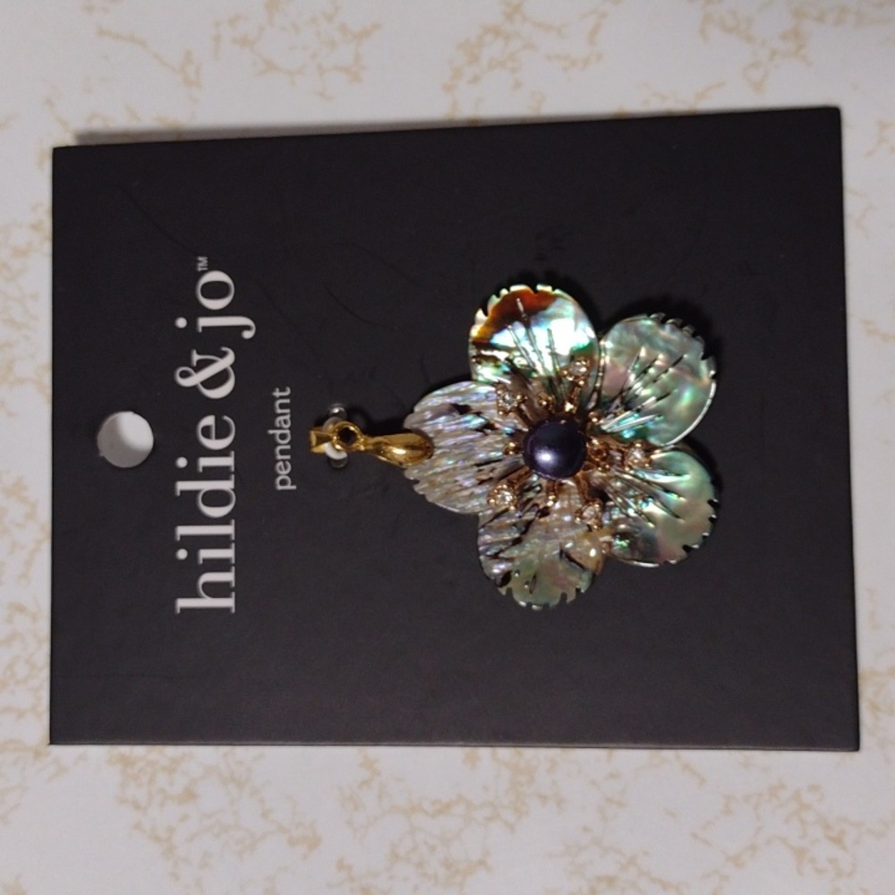 New with tags Hildie and Jo lovely Abalone Flower Pendant